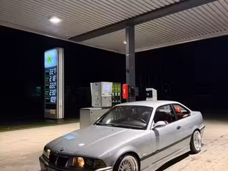 BMW Série 3 323i 2.5 170