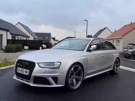 Audi A4 RS4 V8 4.2 450 quattro