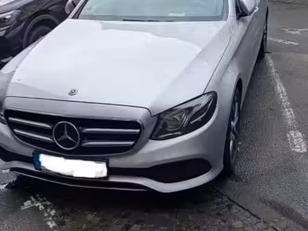 Mercedes-Benz Classe E E 220 AMG Line 4Matic