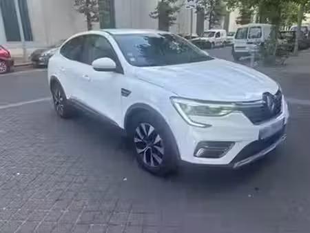 Renault Arkana E-Tech 1.6 145 Business