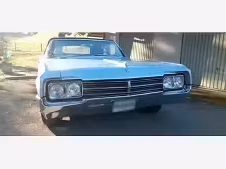 Oldsmobile Starfire 