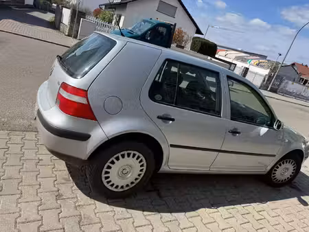 Volkswagen Golf 1.6 102