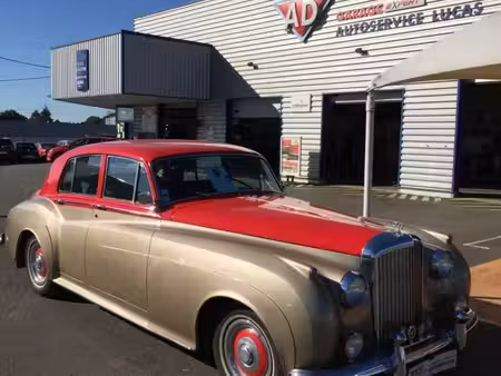 Bentley S2 