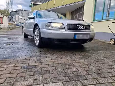 Audi A8 V8 3.7 260