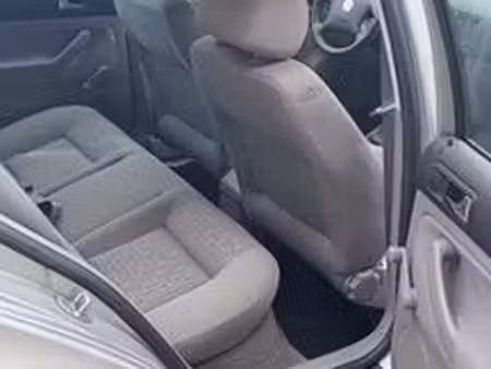 Volkswagen Golf 1.6 105 Base