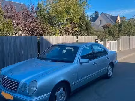Mercedes-Benz Classe E E 300 V6 3.0 177