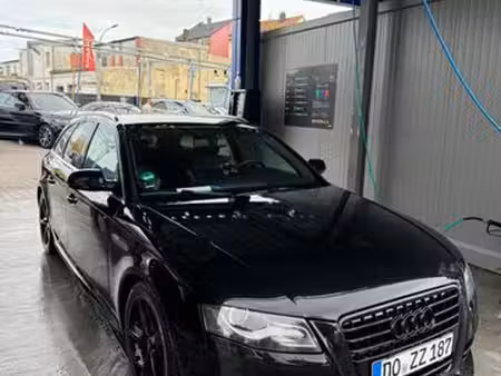 Audi A4 2.0 TDI 143 S line