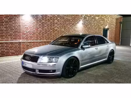 Audi A8 V8 4.2 quattro