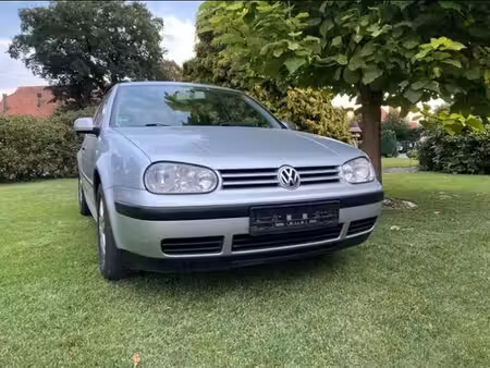 Volkswagen Golf 1.6 105