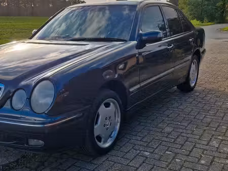Mercedes-Benz Classe E E 220 2.1 CDI 143