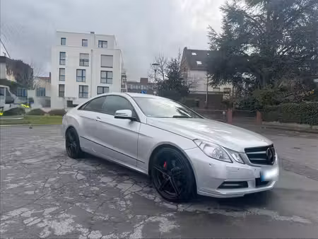 Mercedes-Benz Classe E E 300 252