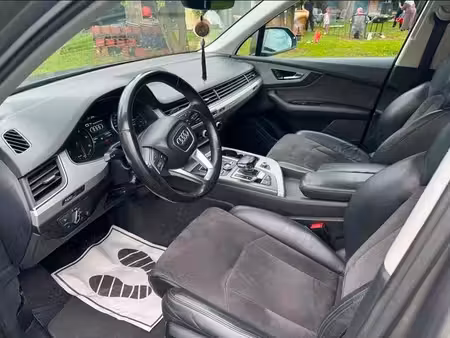 Audi Q7 S line quattro
