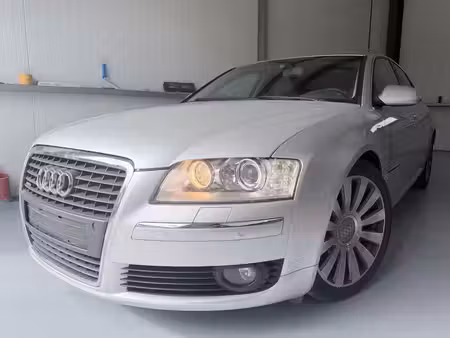 Audi A8 V8 4.2 FSI 350 quattro