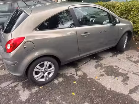 Opel Corsa 1.4 87 Satellite