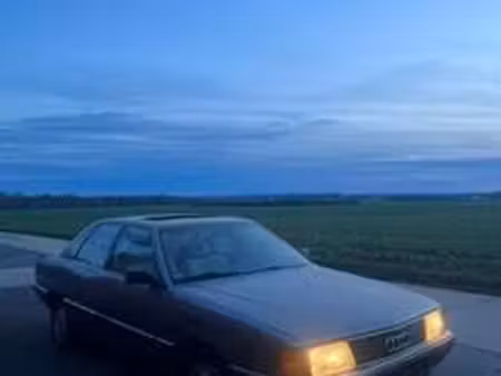 Audi 100 