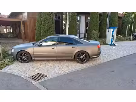 Audi A8 V6 3.0 TDI 233 quattro
