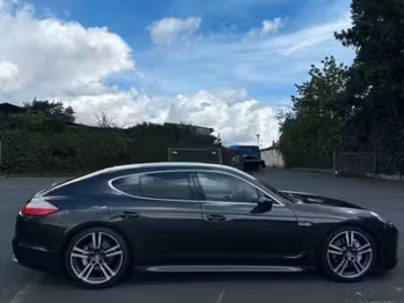 Porsche Panamera 4