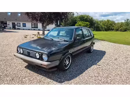 Volkswagen Golf 1.8 90
