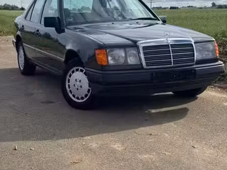Mercedes-Benz Classe E 300 E 4Matic