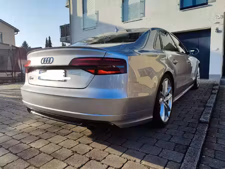 Audi A8 S8 Plus V8 4.0 605 quattro