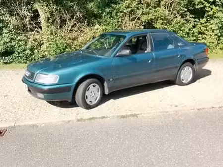 Audi 100 2.3