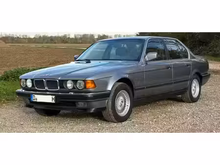 BMW Série 7 750i V8 5.4 326