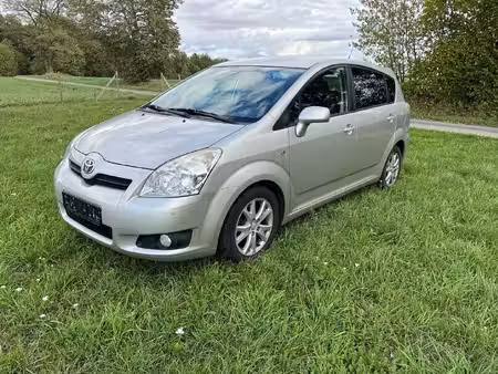 Toyota Corolla 2.2 136 Sol