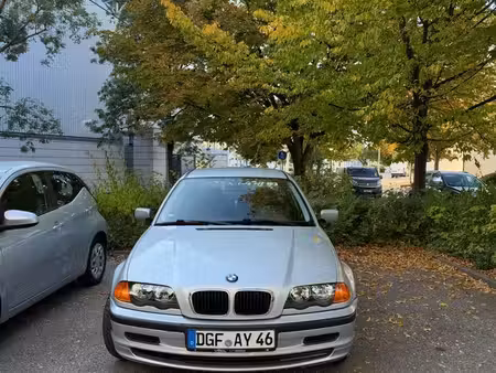 BMW Série 3 318i 1.9 118