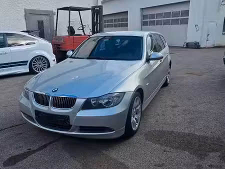 BMW Série 3 325i 218