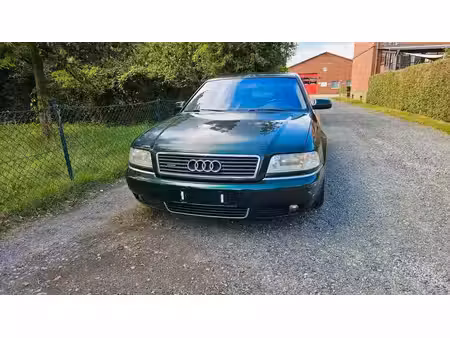 Audi A8 V8 3.7 260 quattro