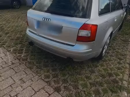 Audi A4 V6 2.4 170 S line
