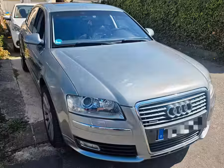 Audi A8 V8 4.2 TDI 326 quattro