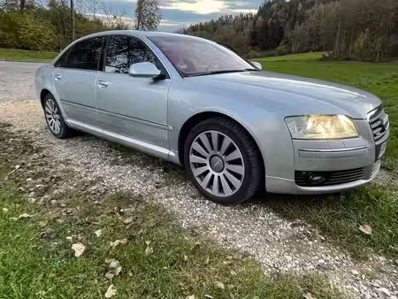 Audi A8 W12 6.0 450 Avus quattro