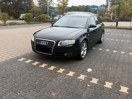 Audi A4 2.0 TDI 140 S line