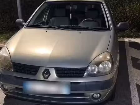 Renault Clio 75