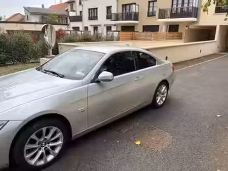BMW Série 3 325i 3.0 218 Luxe