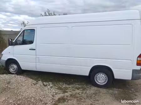 Mercedes-Benz Sprinter 311 2.2 109