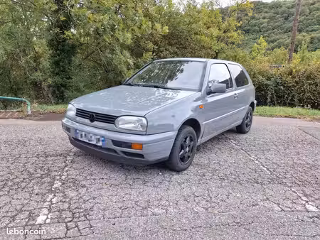 Volkswagen Golf 1.9 SDI 64