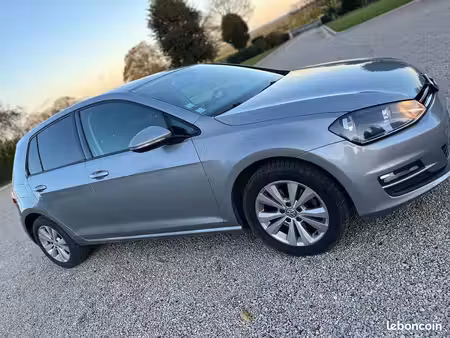 Volkswagen Golf 1.6 TDI 105
