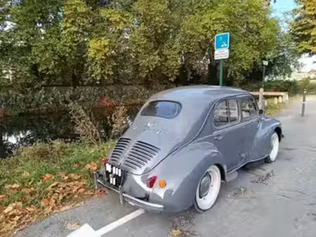 Renault 4CV
