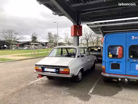 Renault R12