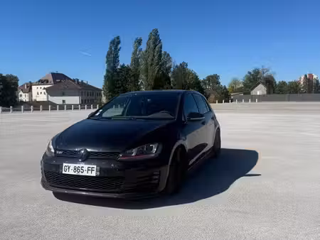 Volkswagen Golf GTI 2.0 TSI 230 Performance