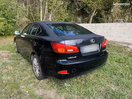Lexus IS 
