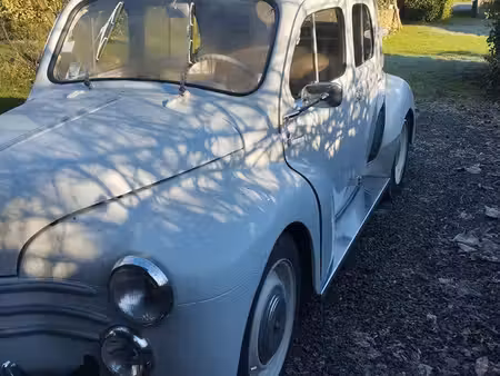 Renault 4CV