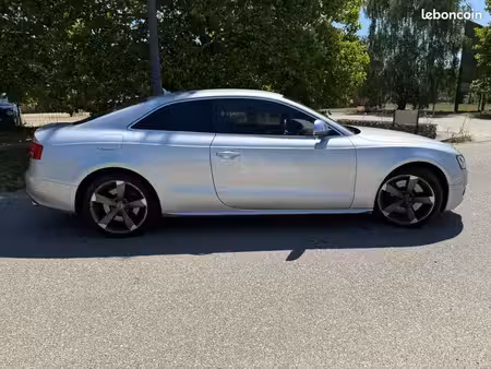 Audi A5 S5 V8 4.2 FSI 354 quattro