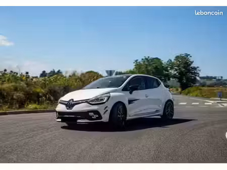 Renault Clio RS Trophy 1.6 T 220