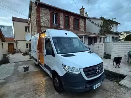 Mercedes-Benz Sprinter 143