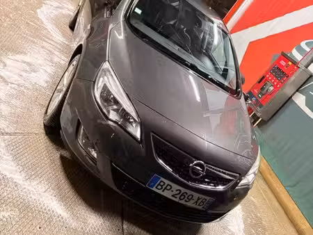 Opel Astra 1.2 90