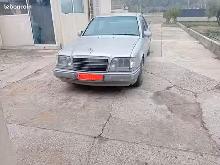 Mercedes-Benz Classe E E 300