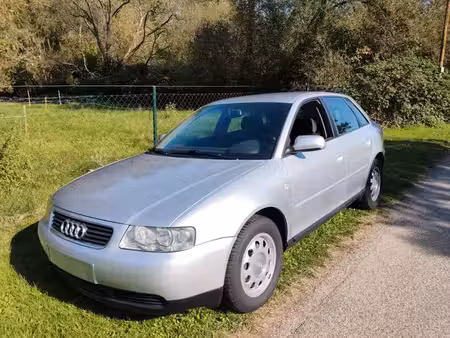 Audi A3 1.6 102 Ambiente